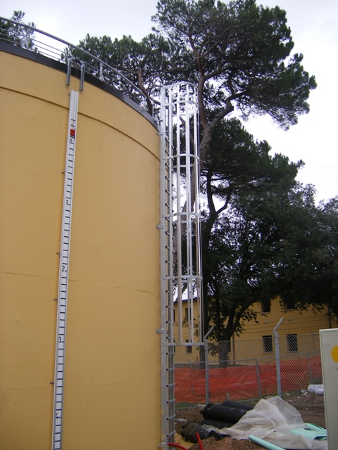 scala in ferro, scala di sicurezza, scala alla marinara